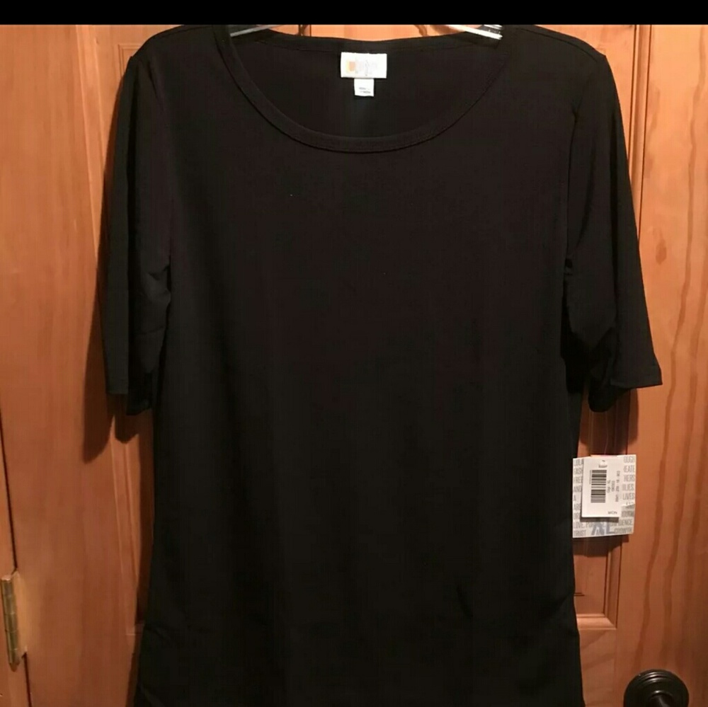LuLaRoe Solid black GiGi
